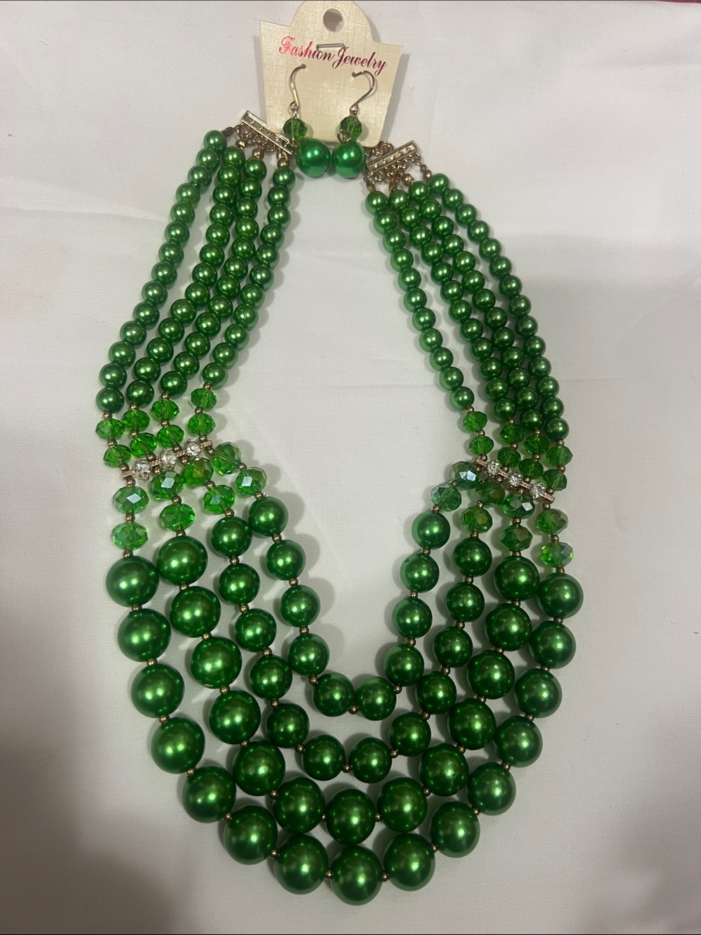 Fashion Jewelry Emerald Green Multi-Strand Beaded Necklace